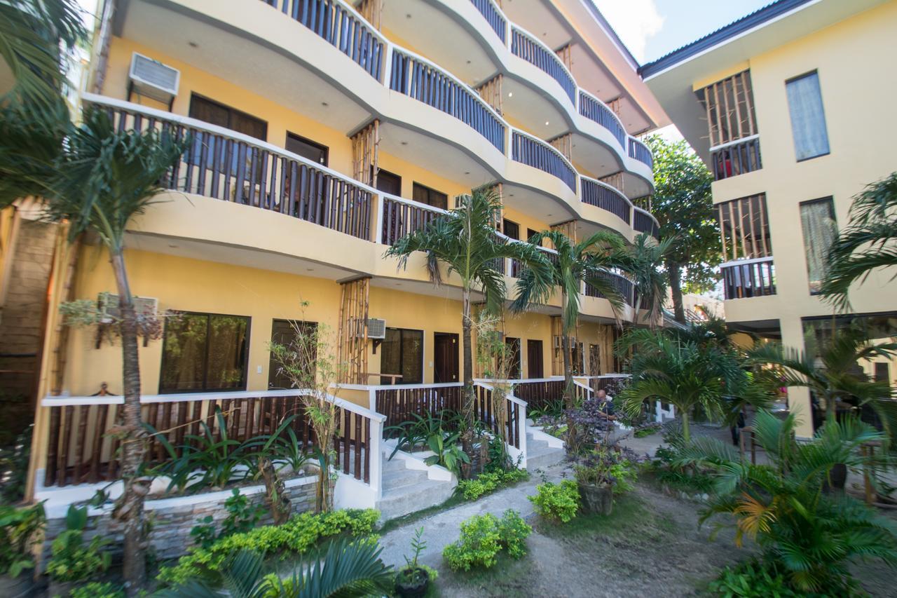 Bamboo Beach Resort & Restaurant Manoc-Manoc Экстерьер фото